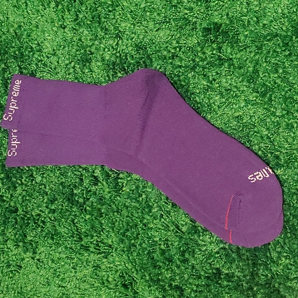 Supreme Other - 1 new pair of purple supreme socks